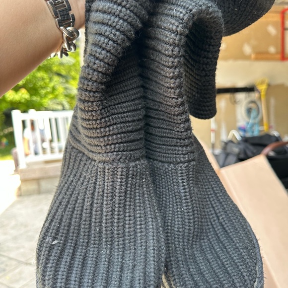 UGG uggs black knit booties in very used and worn condition - size 9 - Picture 4 of 4